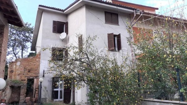 casa indipendente in vendita a Maranzana