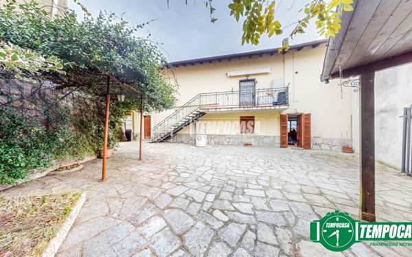 casa indipendente in vendita a Maranzana