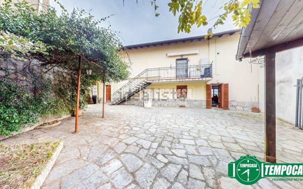 casa indipendente in vendita a Maranzana