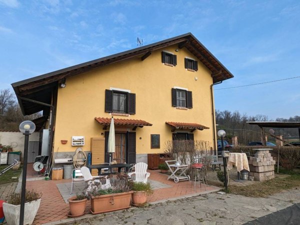 casa indipendente in vendita a Maretto
