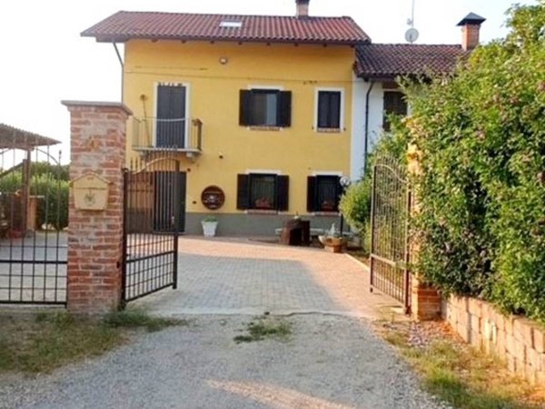 casa indipendente in vendita a Maretto