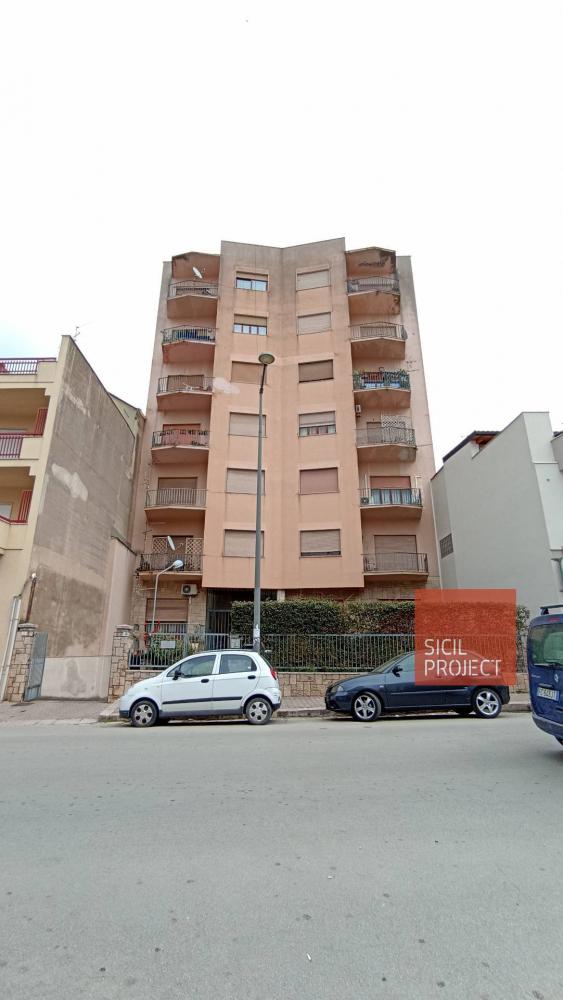 appartamento in vendita ad Alcamo in zona Centro Città