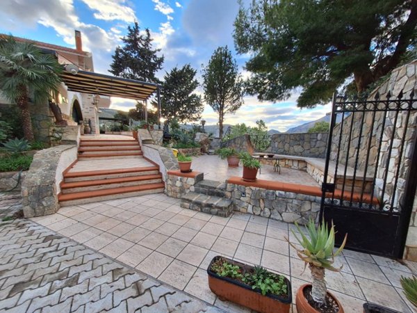 casa indipendente in vendita a Castellammare del Golfo