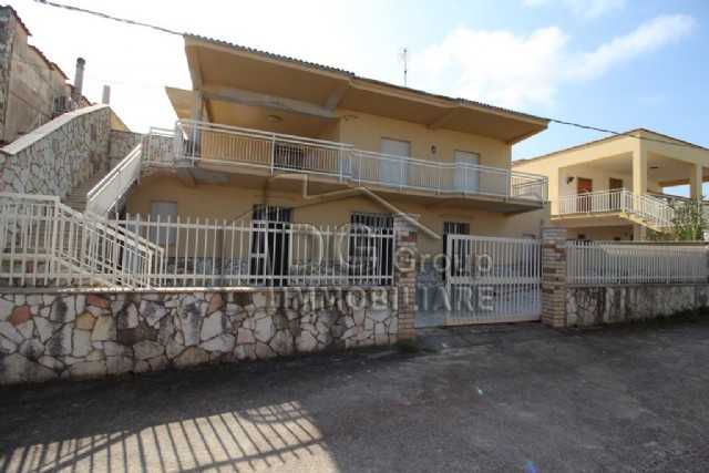 casa indipendente in vendita ad Alcamo in zona Alcamo Marina