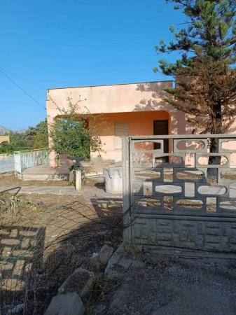 casa indipendente in vendita ad Alcamo in zona Alcamo Marina