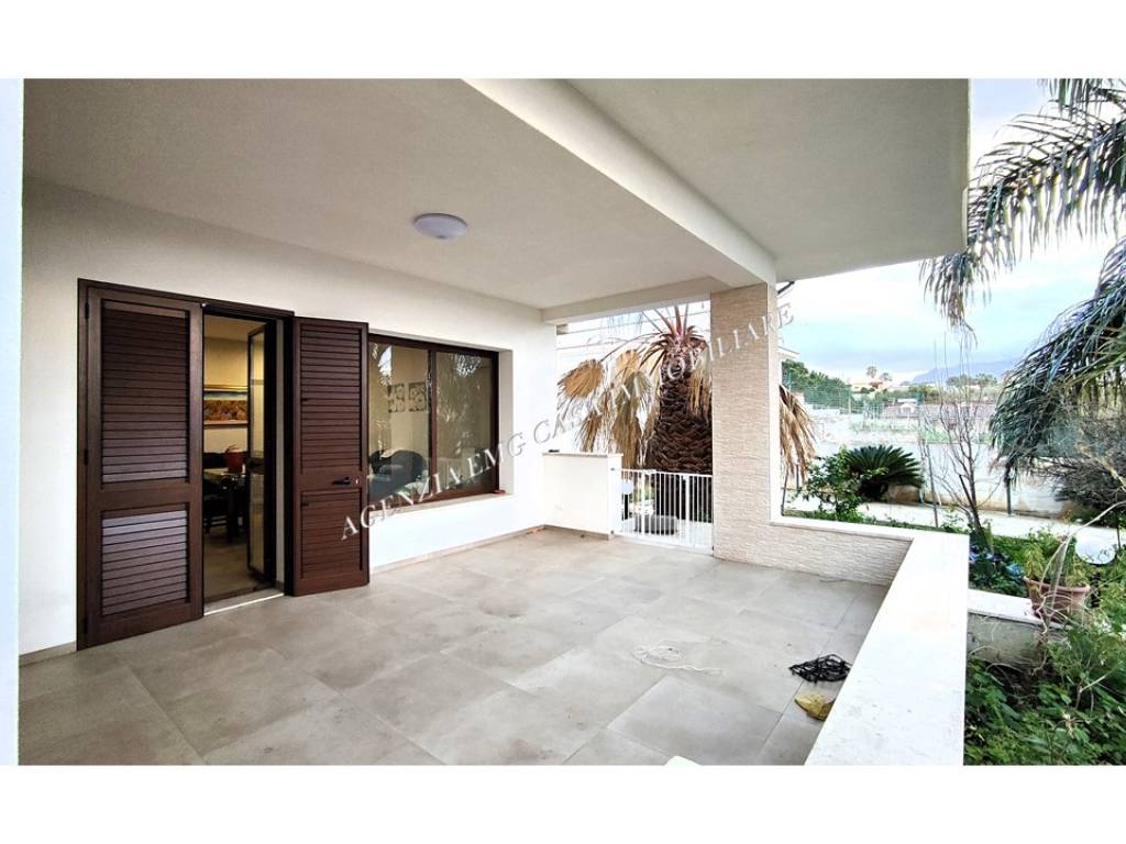 casa indipendente in vendita ad Alcamo in zona Alcamo Marina