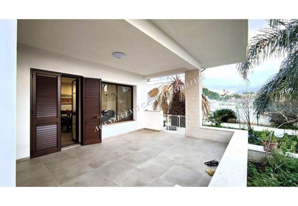 casa indipendente in vendita ad Alcamo in zona Alcamo Marina