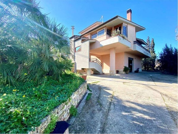 casa indipendente in vendita ad Alcamo