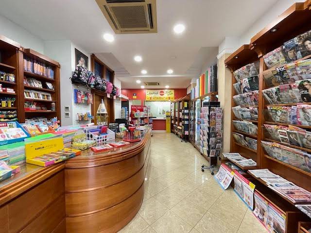 negozio in vendita ad Alcamo in zona Centro Città