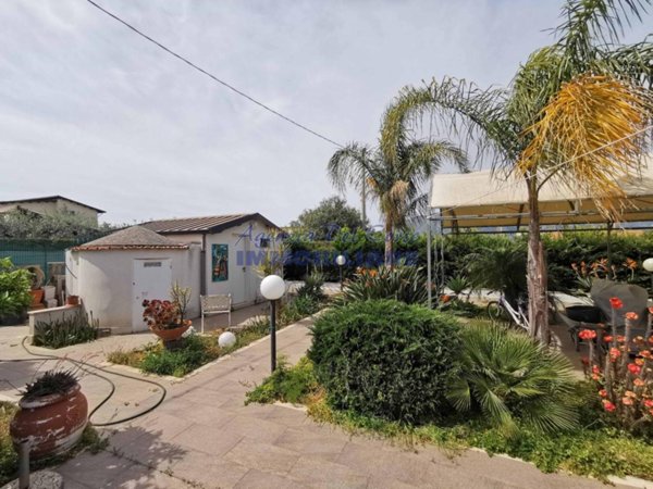 casa indipendente in vendita ad Alcamo