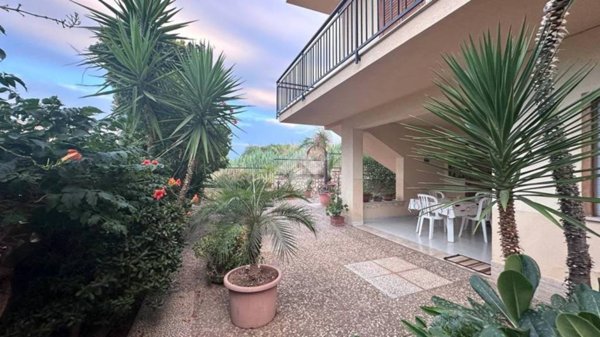 casa indipendente in vendita ad Alcamo in zona Alcamo Marina