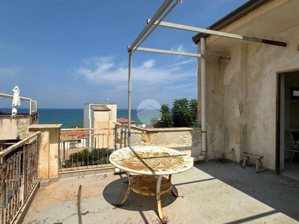 casa indipendente in vendita ad Alcamo in zona Alcamo Marina