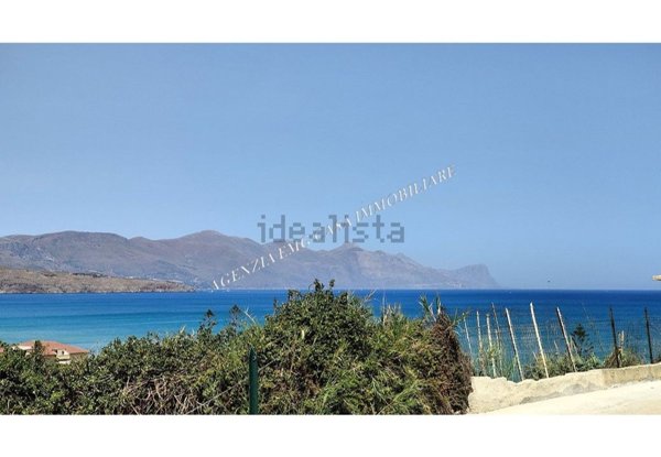 casa indipendente in vendita ad Alcamo in zona Alcamo Marina