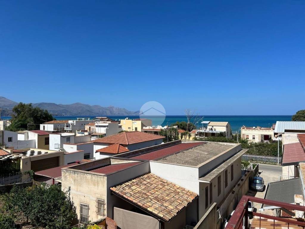 casa indipendente in vendita ad Alcamo in zona Alcamo Marina