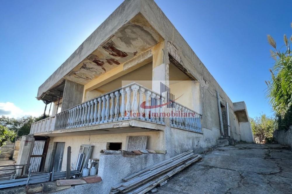 casa indipendente in vendita ad Alcamo in zona Alcamo Marina