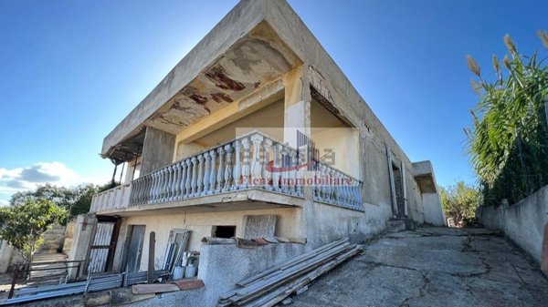 casa indipendente in vendita ad Alcamo in zona Alcamo Marina