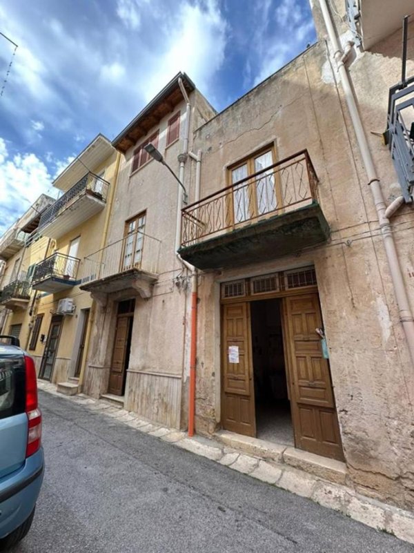 casa indipendente in vendita ad Alcamo in zona Centro Città