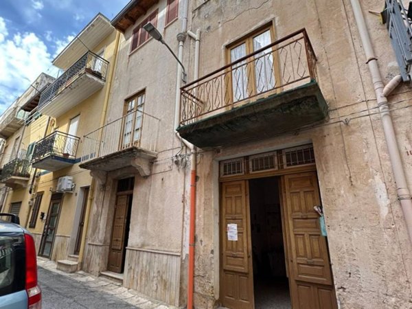 casa indipendente in vendita ad Alcamo in zona Centro Città