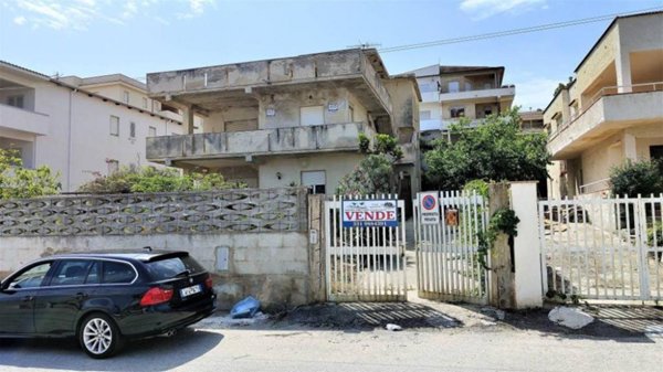 casa indipendente in vendita ad Alcamo in zona Alcamo Marina