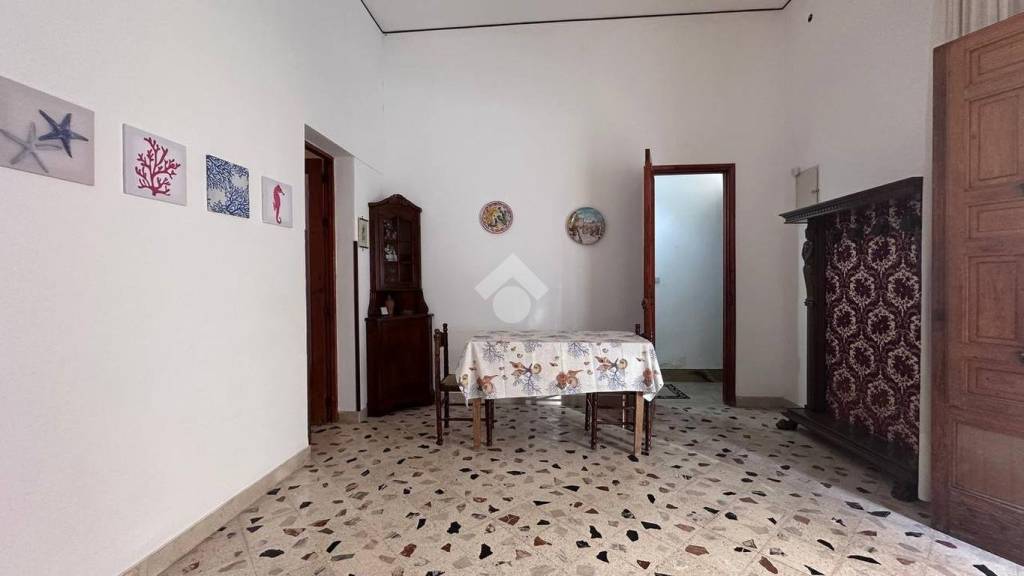 pentavano in vendita ad Alcamo in zona Centro Città