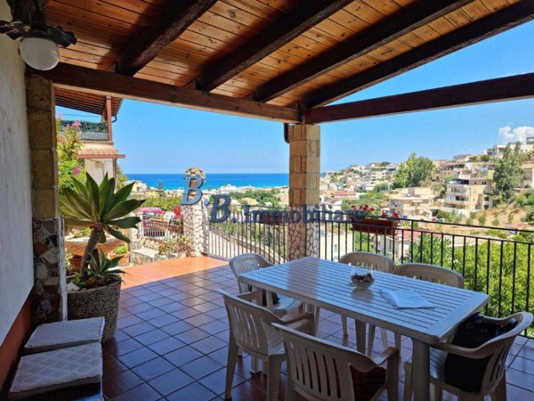 casa indipendente in vendita ad Alcamo in zona Alcamo Marina