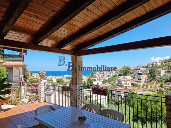 casa indipendente in vendita ad Alcamo in zona Alcamo Marina