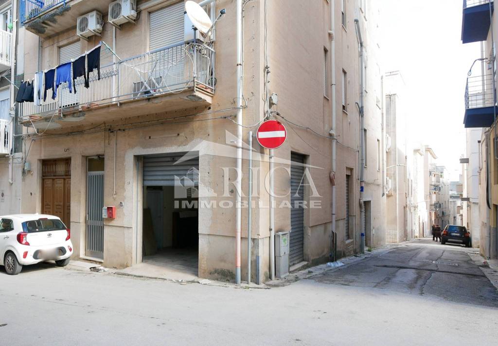locale commerciale in vendita ad Alcamo