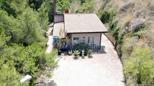 casa indipendente in vendita ad Alcamo
