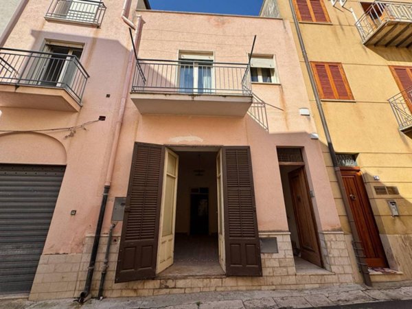 appartamento in vendita ad Alcamo in zona Centro Città