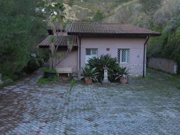 casa indipendente in vendita ad Alcamo