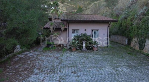 casa indipendente in vendita ad Alcamo