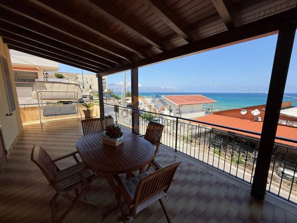 casa indipendente in vendita ad Alcamo in zona Alcamo Marina