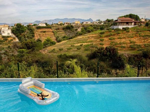 casa indipendente in vendita ad Alcamo in zona Alcamo Marina