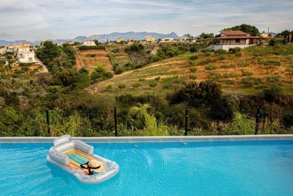 casa indipendente in vendita ad Alcamo in zona Alcamo Marina