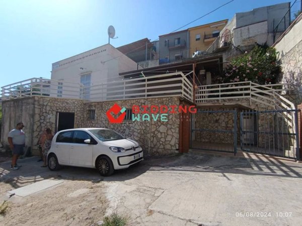 casa indipendente in vendita ad Alcamo in zona Alcamo Marina