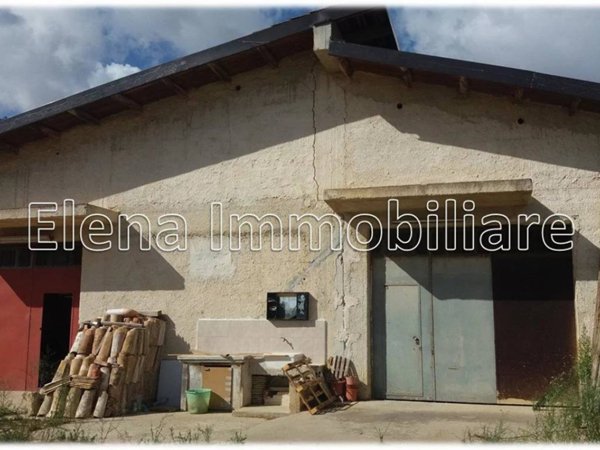 locale commerciale in vendita ad Alcamo