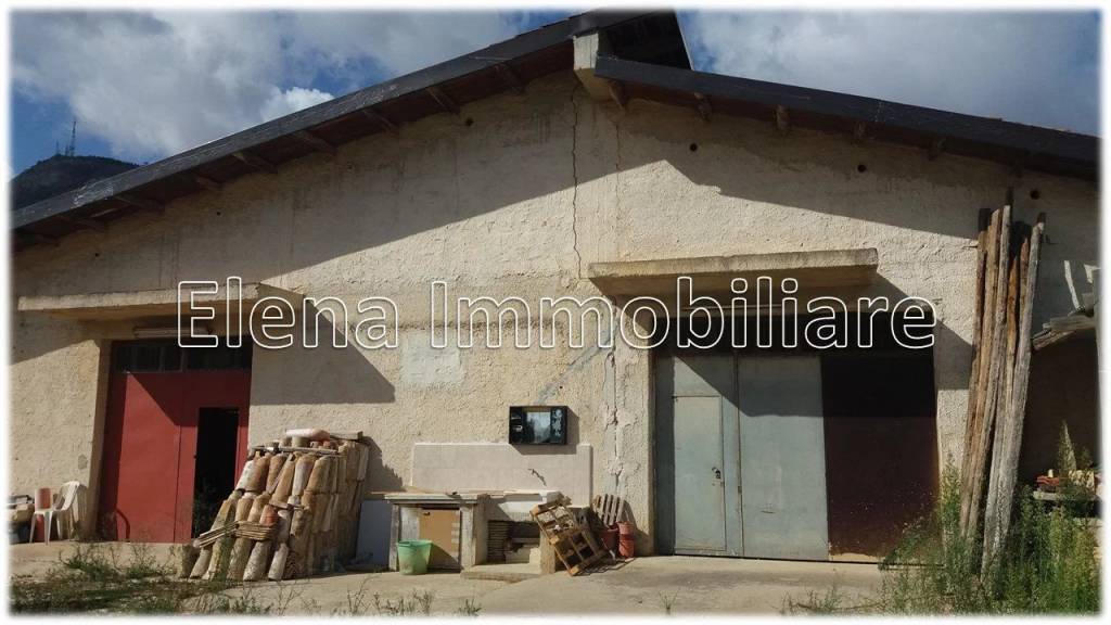 locale commerciale in vendita ad Alcamo