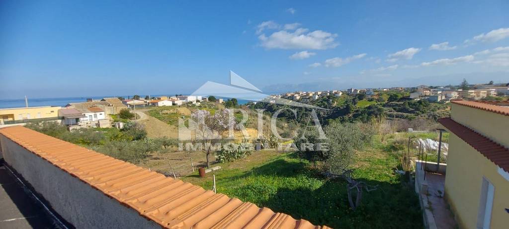 casa indipendente in vendita ad Alcamo in zona Alcamo Marina