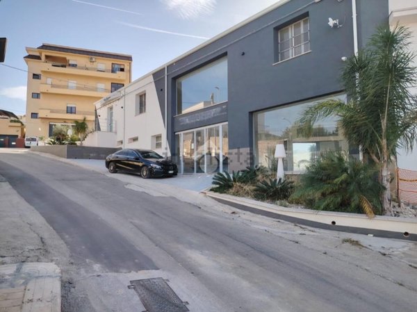 negozio in vendita ad Alcamo