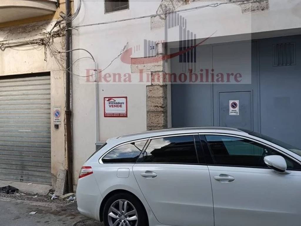 locale commerciale in vendita ad Alcamo