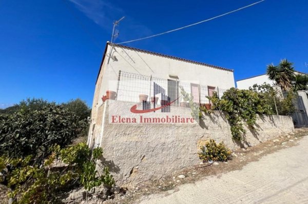 casa indipendente in vendita ad Alcamo in zona Bosco d'Alcamo