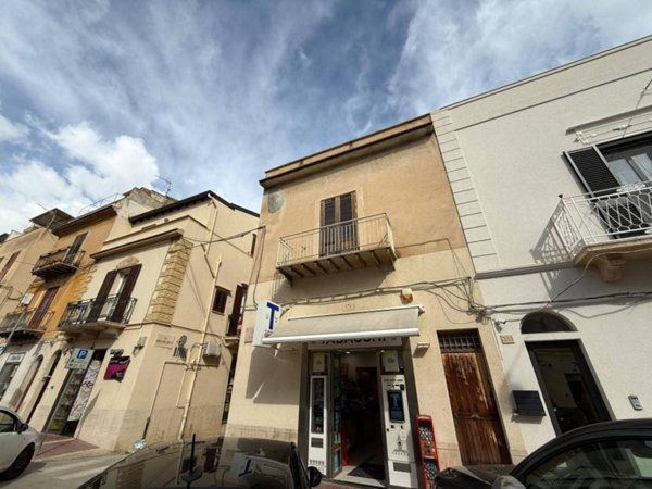 casa indipendente in vendita ad Alcamo in zona Centro Città