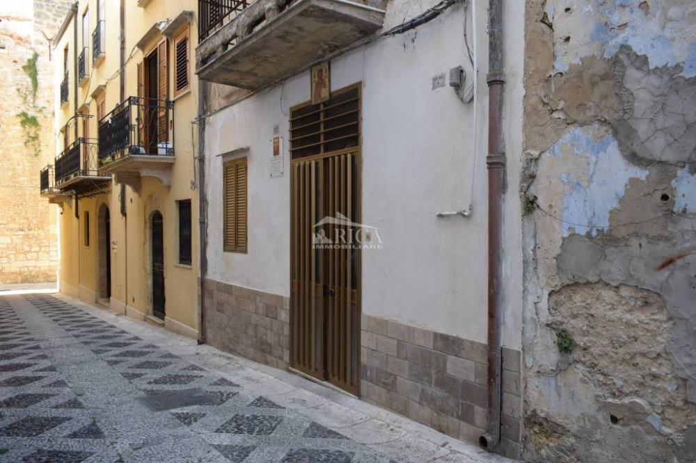 appartamento in vendita ad Alcamo in zona Centro Città
