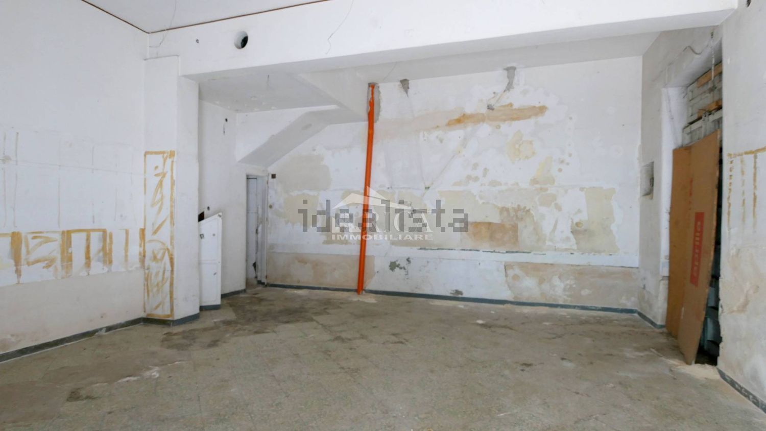 locale di sgombero in vendita ad Alcamo