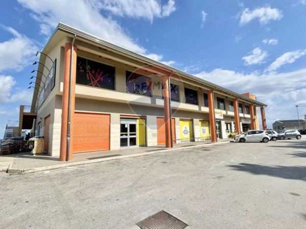 locale commerciale in vendita ad Alcamo