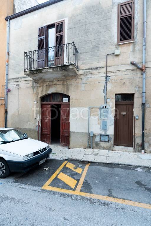 appartamento in vendita ad Alcamo in zona Centro Città