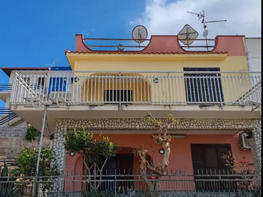 casa indipendente in vendita ad Alcamo in zona Alcamo Marina