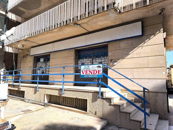 negozio in vendita ad Alcamo