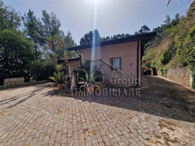 casa indipendente in vendita ad Alcamo