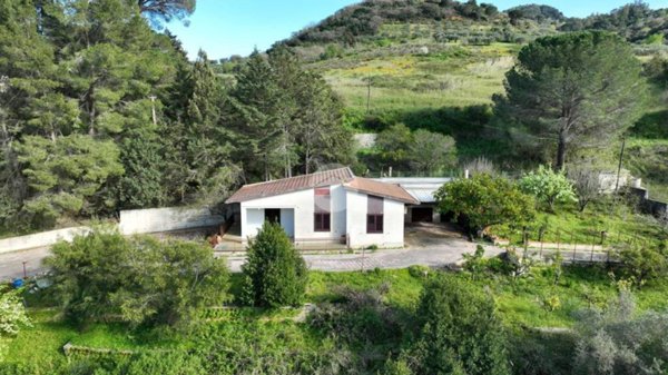 casa indipendente in vendita ad Alcamo